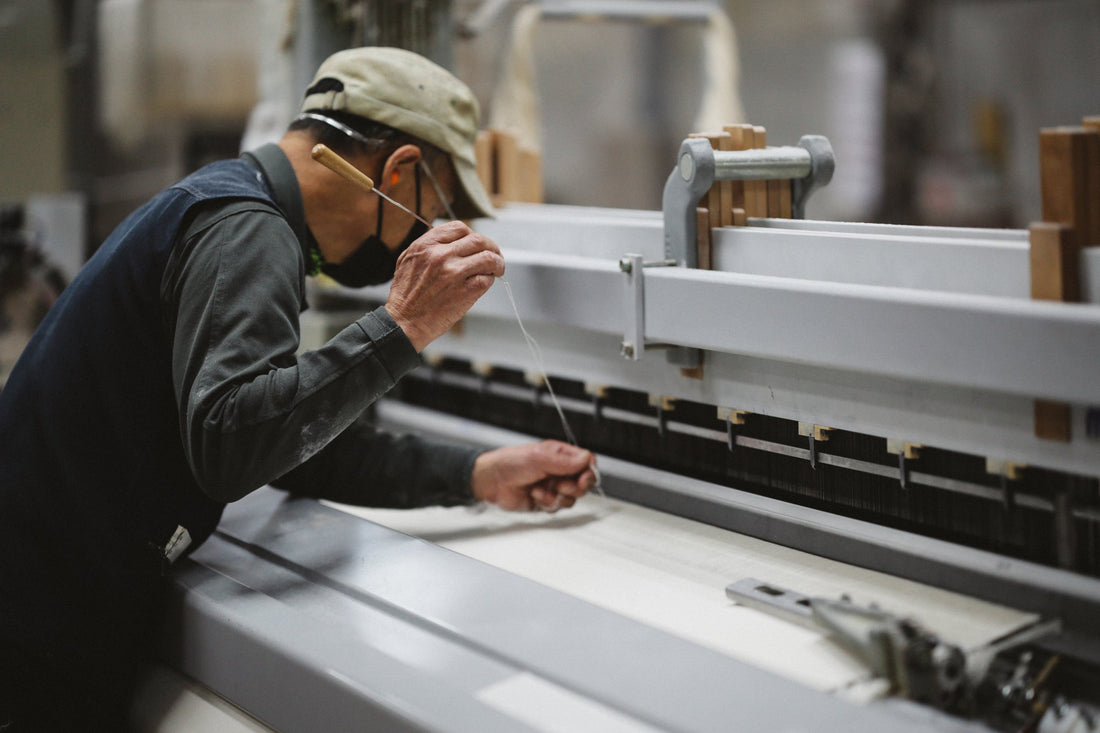 生産背景:岡山県「バックサテン生地」