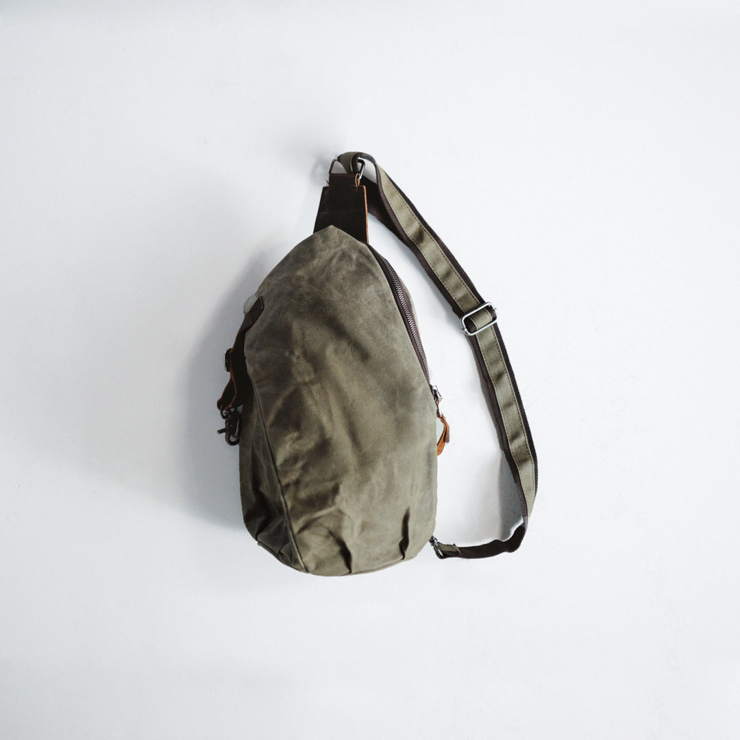 Classic Col. / Oil Canvas Body Bag