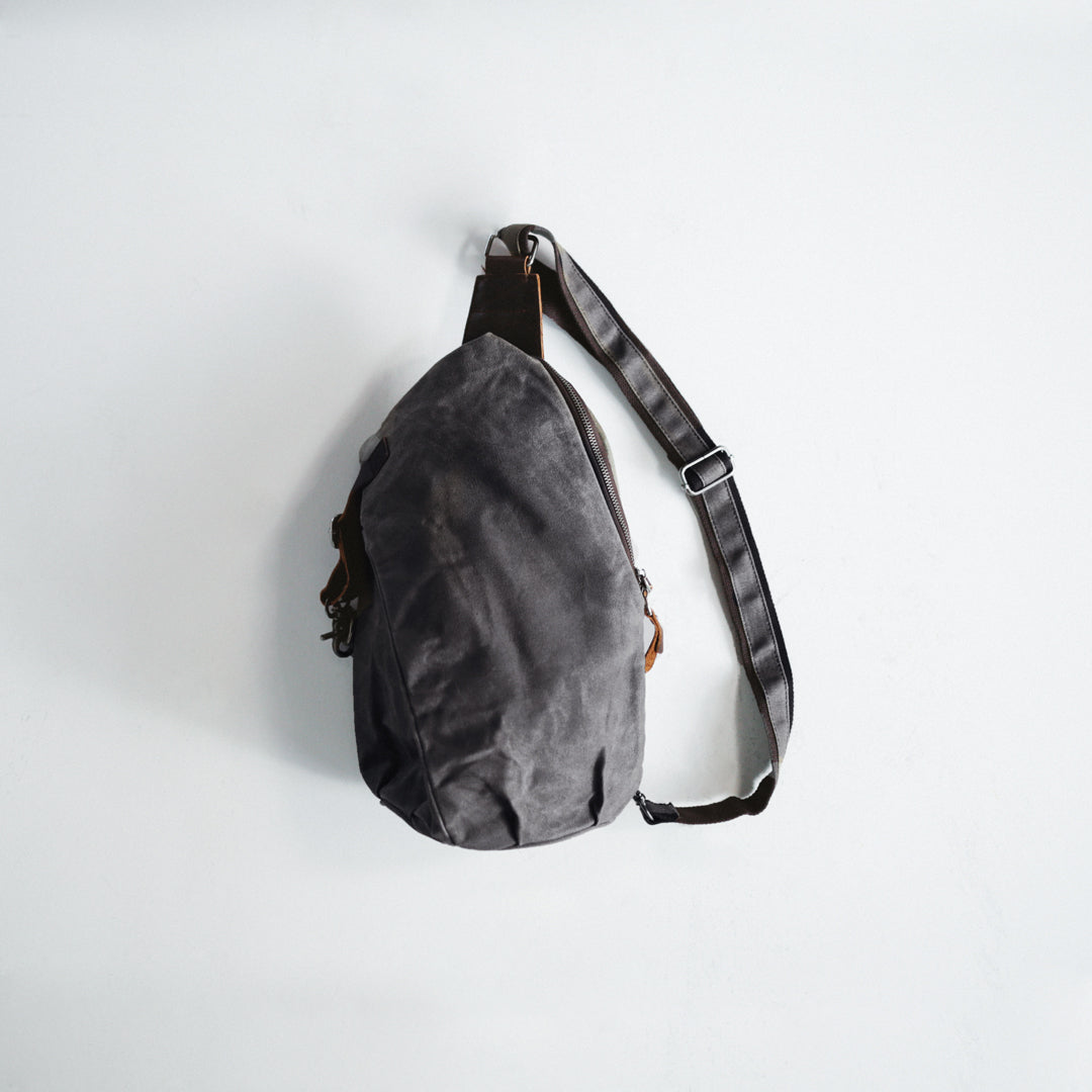 Classic Col. / Oil Canvas Body Bag