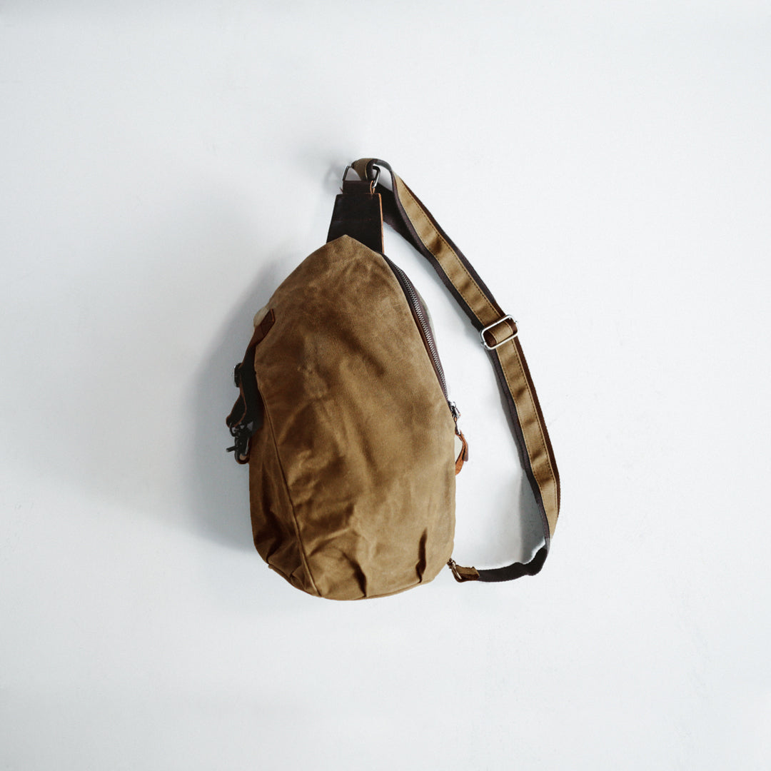 Classic Col. / Oil Canvas Body Bag