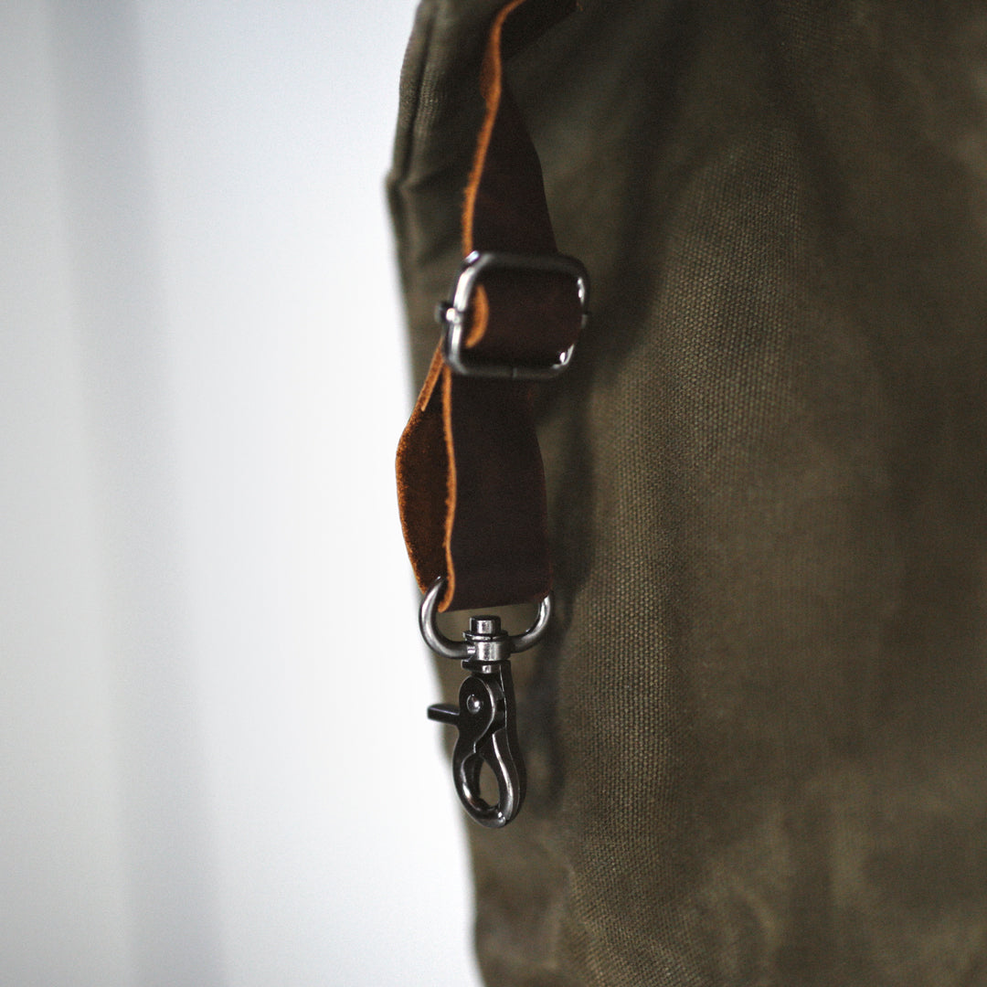 Classic Col. / Oil Canvas Body Bag