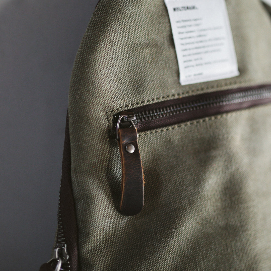 Classic Col. / Oil Canvas Body Bag