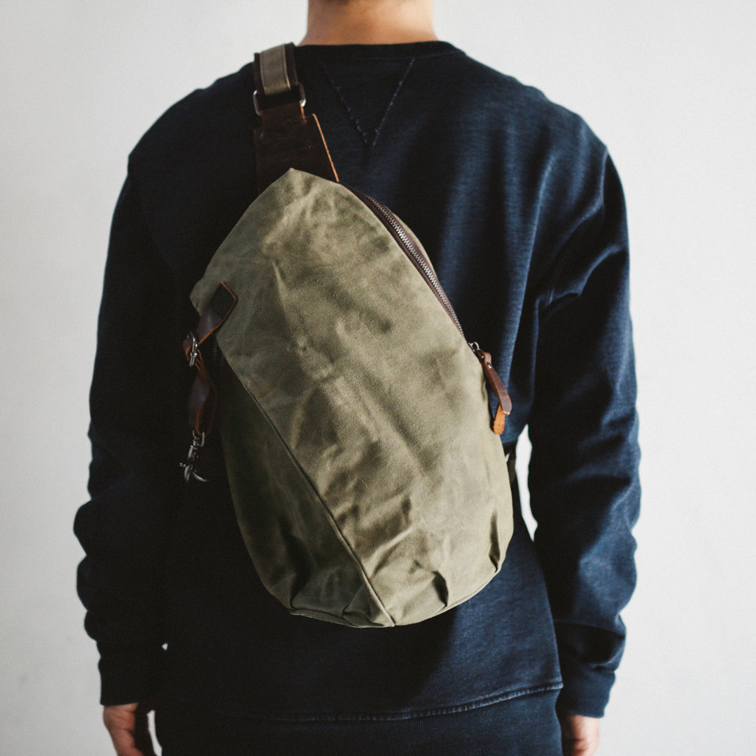 Classic Col. / Oil Canvas Body Bag