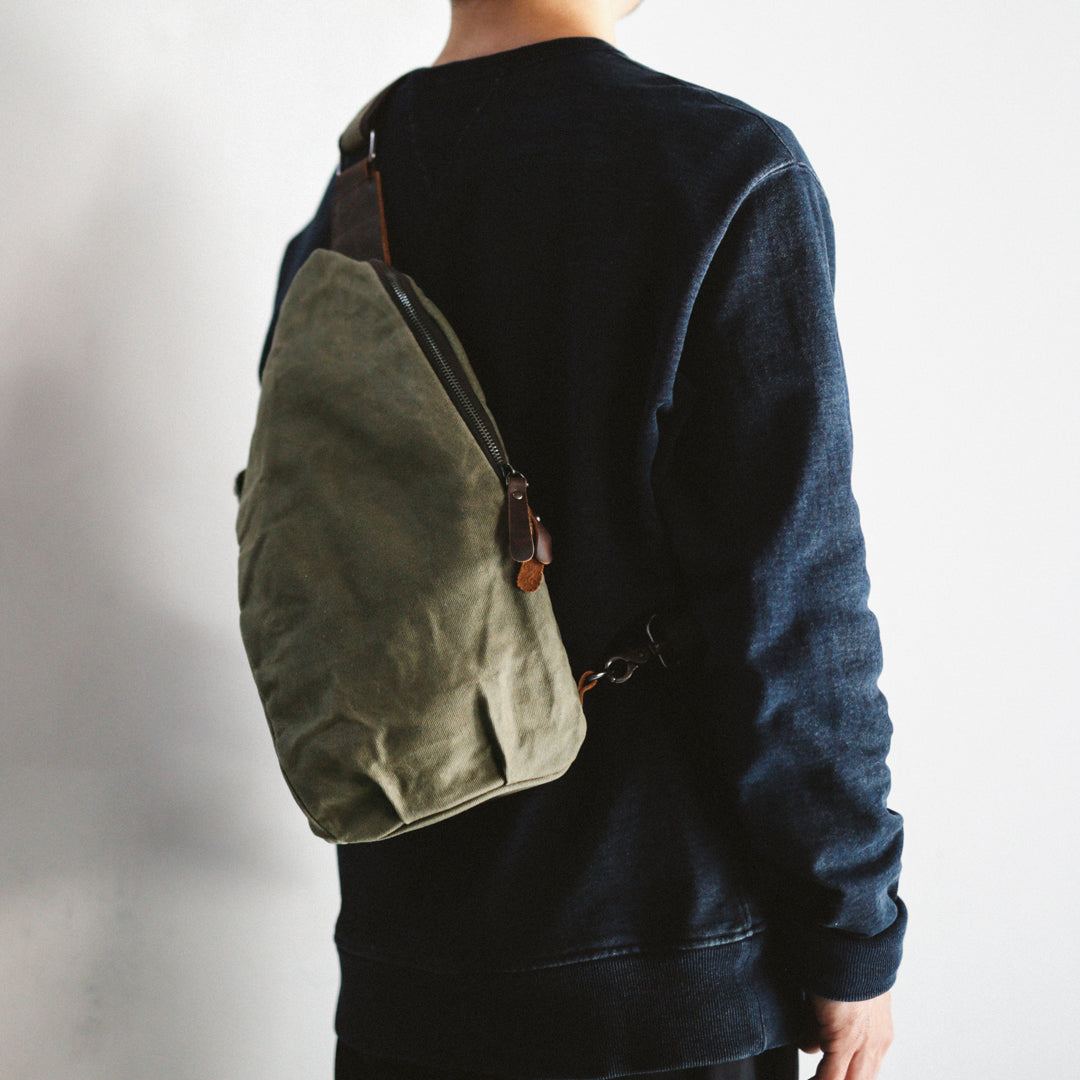 Classic Col. / Oil Canvas Body Bag