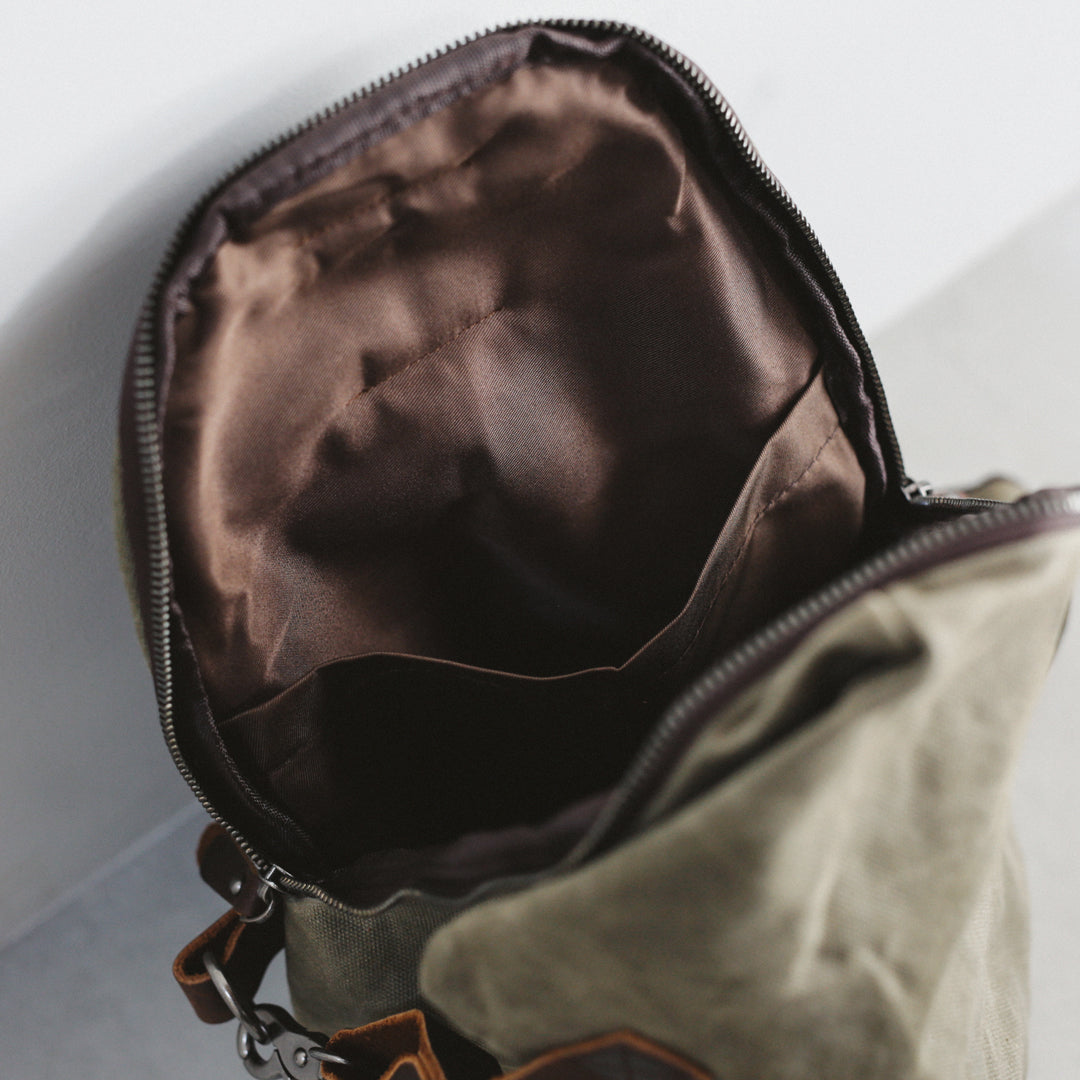 Classic Col. / Oil Canvas Body Bag