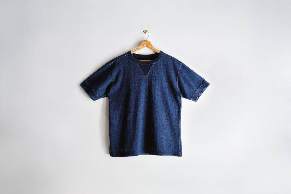 紹介：10oz Indigo Dyed V-Gazette T-Shirt